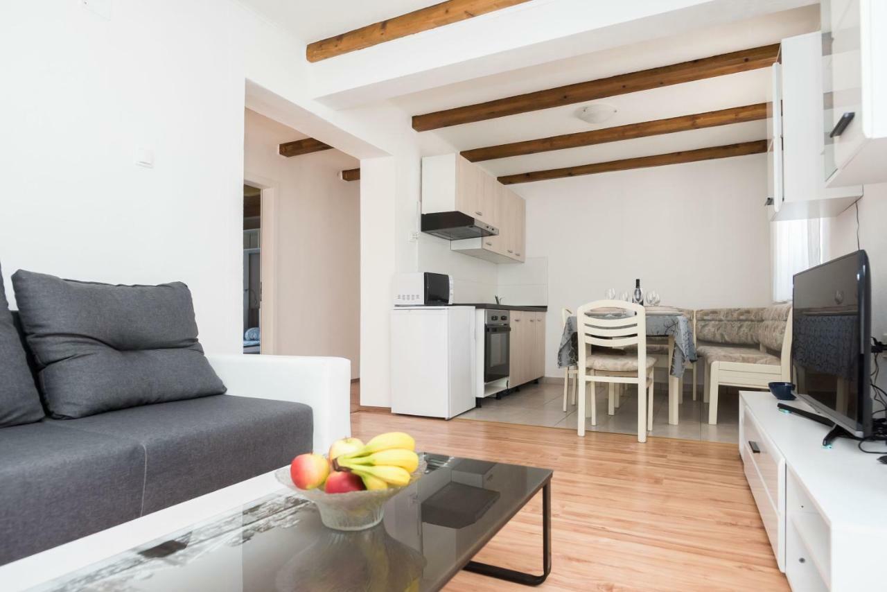 Apartment Antonio Vir Buitenkant foto