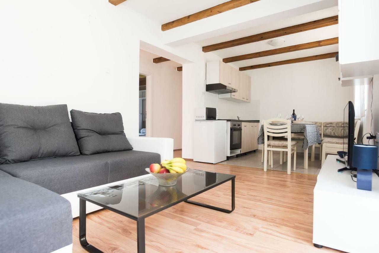 Apartment Antonio Vir Buitenkant foto