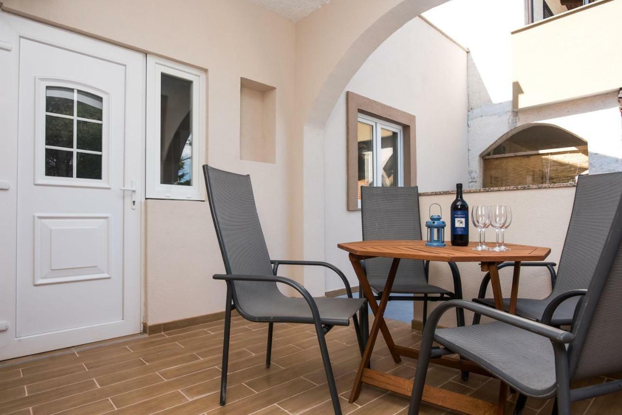Apartment Antonio Vir Buitenkant foto