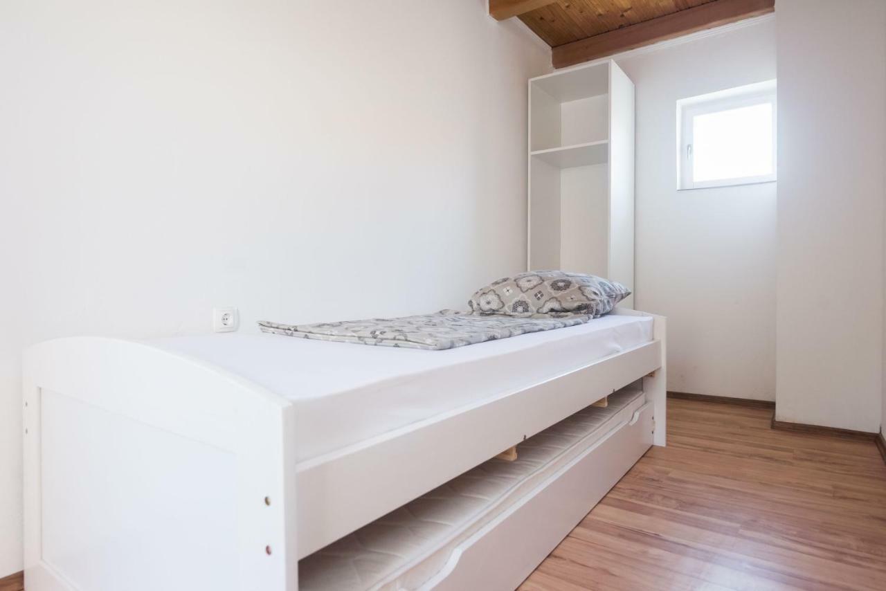 Apartment Antonio Vir Buitenkant foto